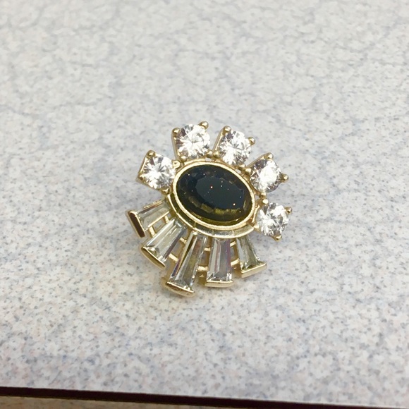 NWOT Kendra Scott Atticus studs - Picture 4 of 6